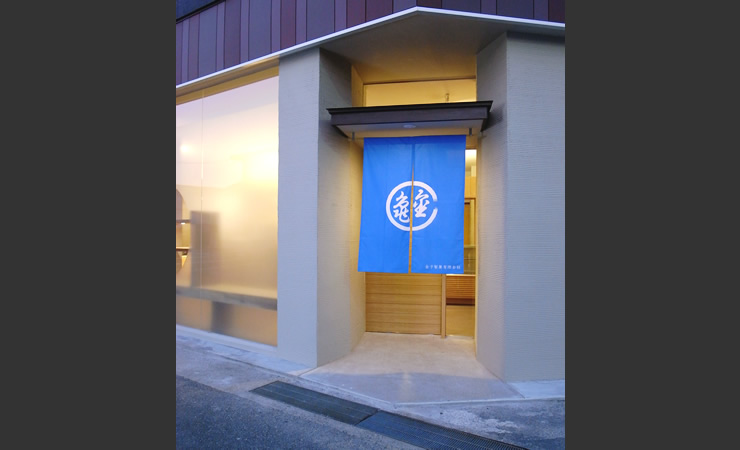 店舗 入口 店舗設計 サンカクスケール